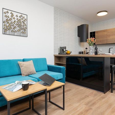 Srodmiescie Warsaw Muranow Apartments With Parking By Noclegi Renters Екстериор снимка