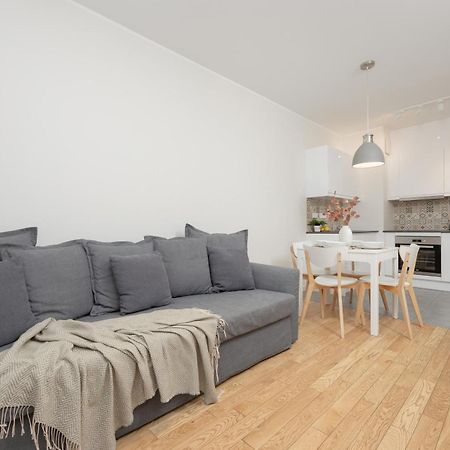 Srodmiescie Warsaw Muranow Apartments With Parking By Noclegi Renters Екстериор снимка