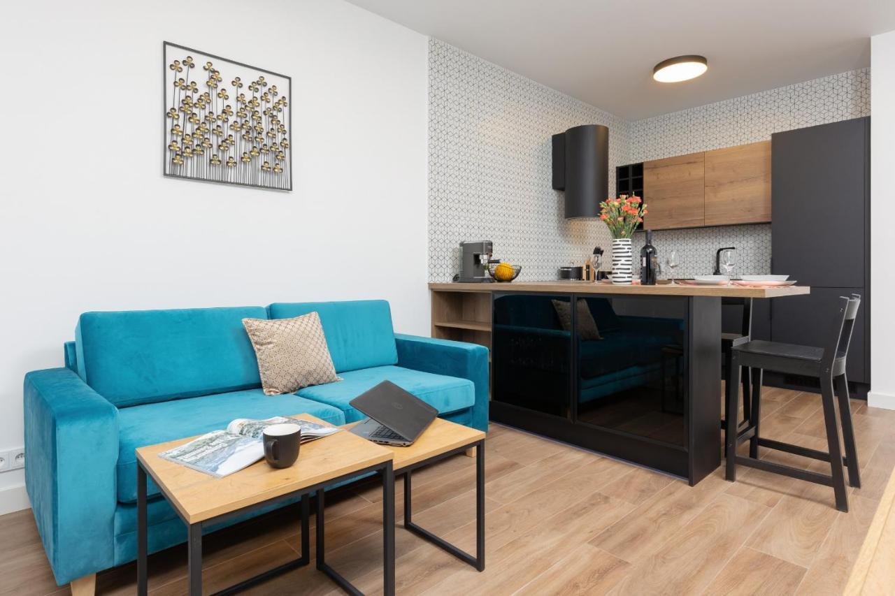 Srodmiescie Warsaw Muranow Apartments With Parking By Noclegi Renters Екстериор снимка