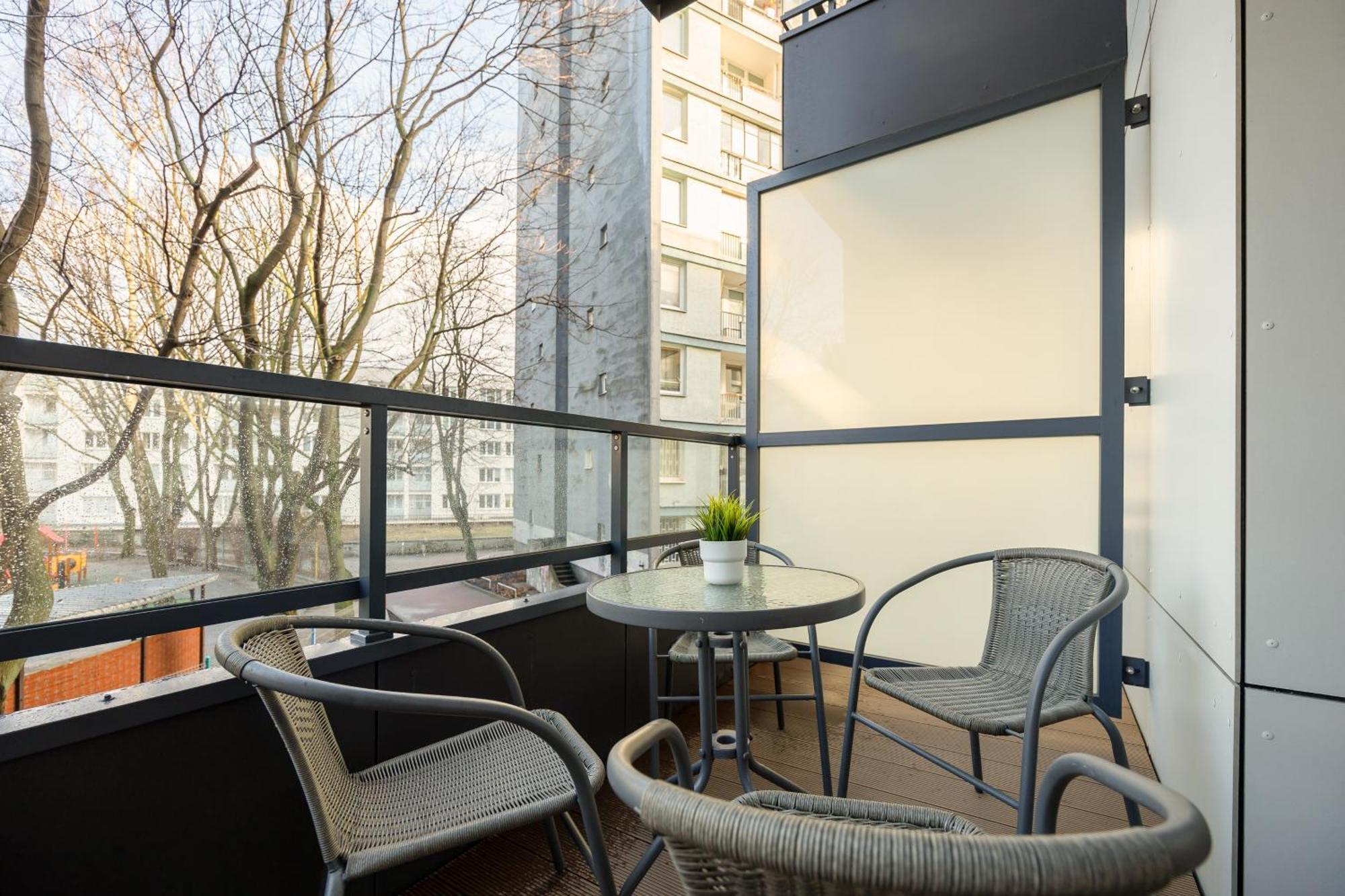 Srodmiescie Warsaw Muranow Apartments With Parking By Noclegi Renters Екстериор снимка