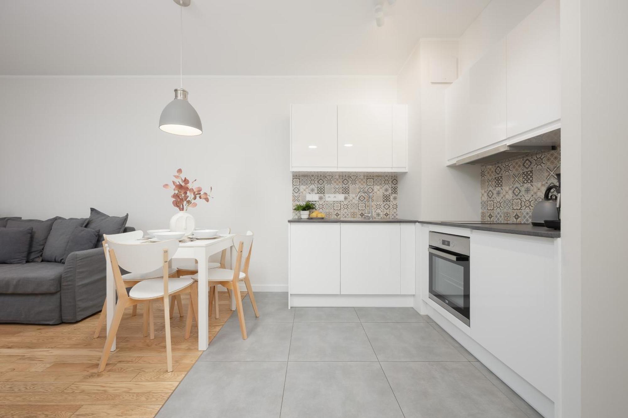 Srodmiescie Warsaw Muranow Apartments With Parking By Noclegi Renters Екстериор снимка